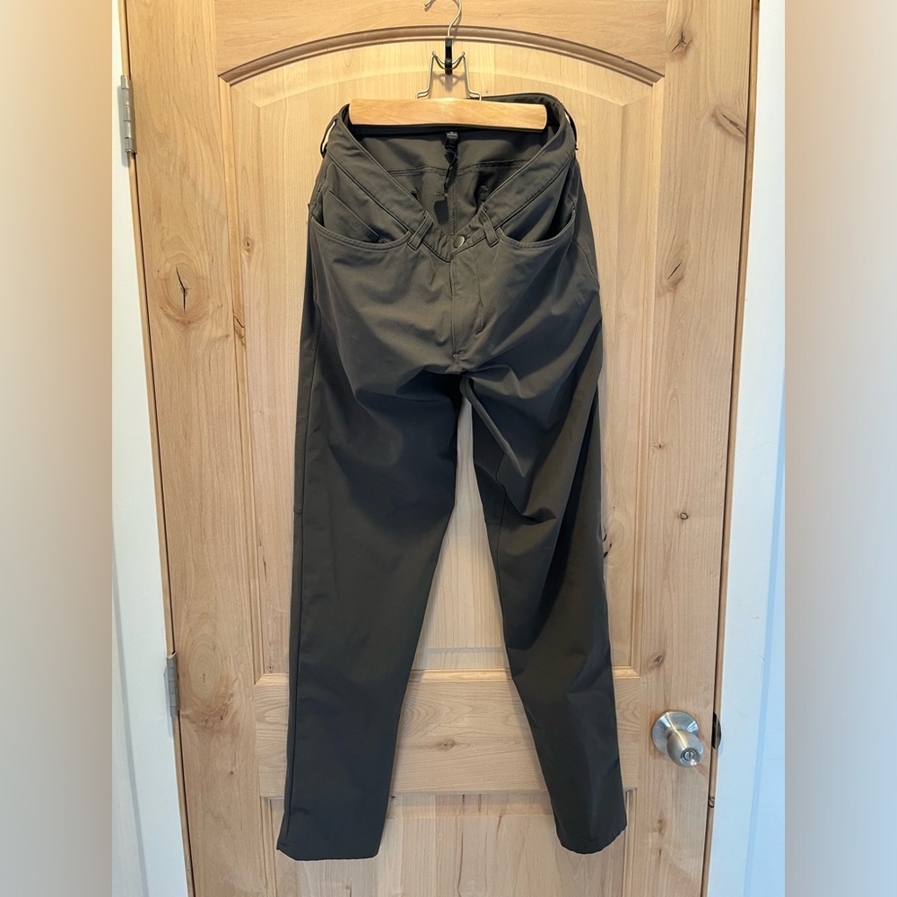 Lululemon ABC Classic Fit 5 Pocket Warpstreme Trouser Pant Men's 31x32 dark gray